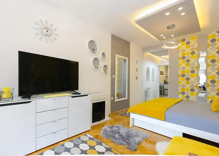 Welcome Center * スボティツァ